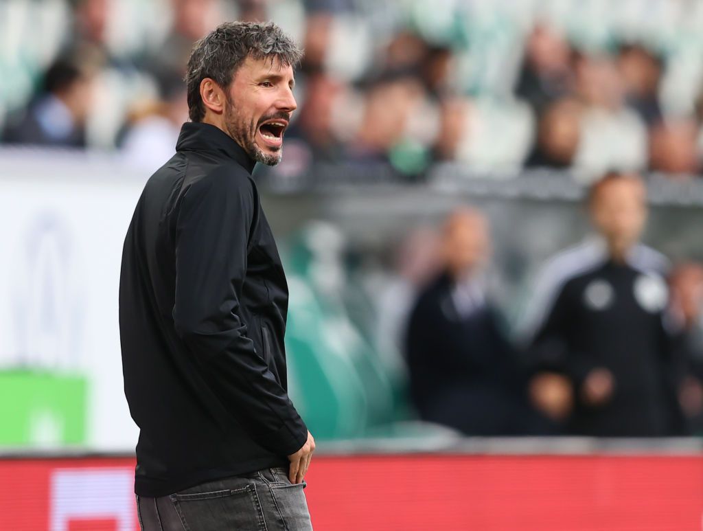 2e nederlaag op rij in Bundesliga voor Mark van Bommel en Wout Weghorst met Wolfsburg