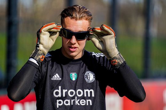 🎥 | Keepers Feyenoord trainen met speciale zonnebril