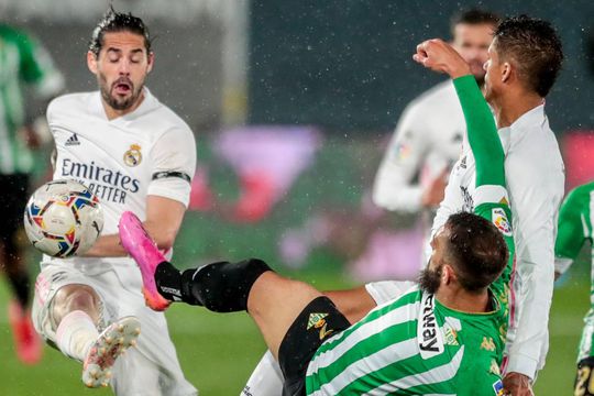 Gejuich bij Barcelona en Atléti: Real Madrid speelt doelpuntloos gelijk tegen Betis