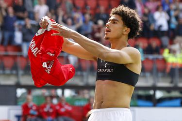 🎥 | Aboukhlal lacht om fluitende AZ-fans: 'Ben vaak genoeg belangrijk geweest'