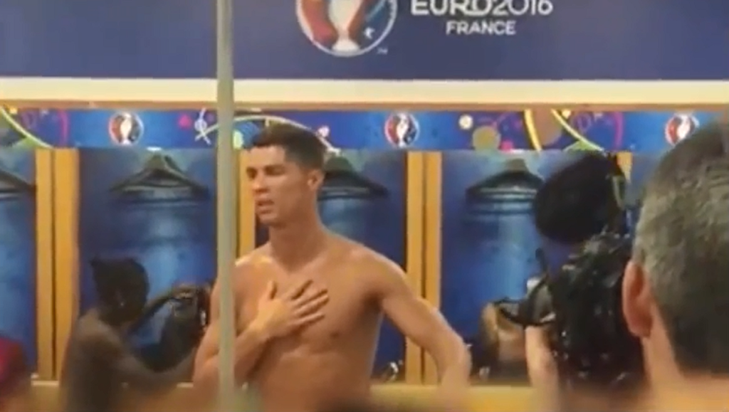 Gepassioneerde speech Ronaldo na EK-finale: 'Al 3 of 4 keer gehuild' (video)