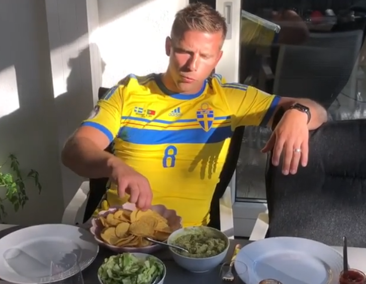Anders 'Taco' Svensson is klaar met Mexicaans eten als Zweden verliest (video)