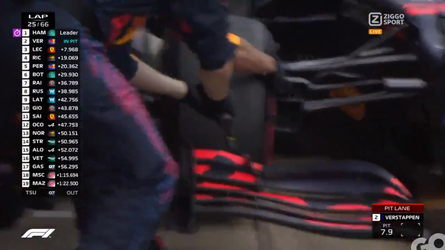 🎥 | Verstappen verliest kostbare tijd door slechte pitstop