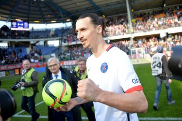 Ibrahimovic kan 320.000 per week verdienen bij United