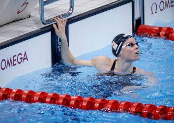 Femke Heemskerk buiten de medailles op koningsnummer bij het zwemmen