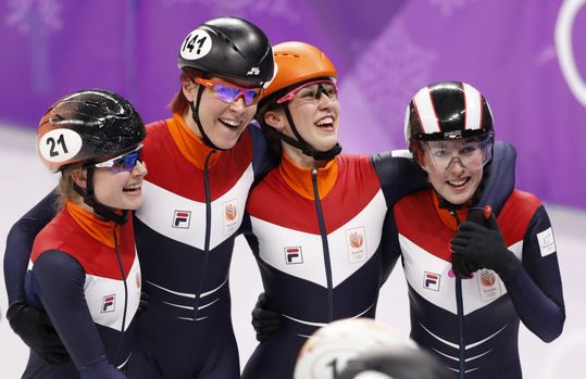 Nederlandse shorttracksters pakken in B-finale alsnog brons op de aflossing