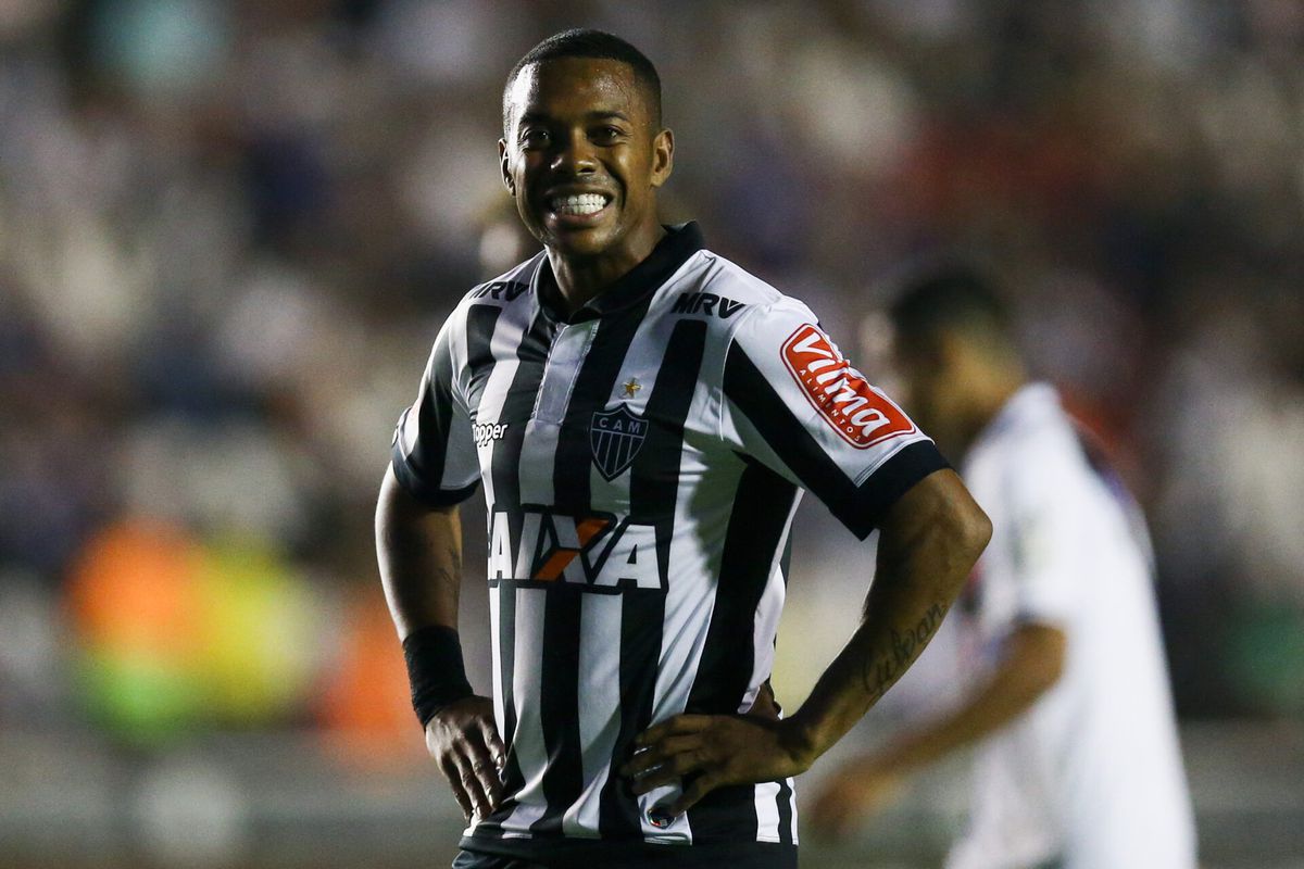 Italië vraagt Brazilië om uitlevering Robinho omdat hij 9 jaar moet zitten om groepsverkrachting