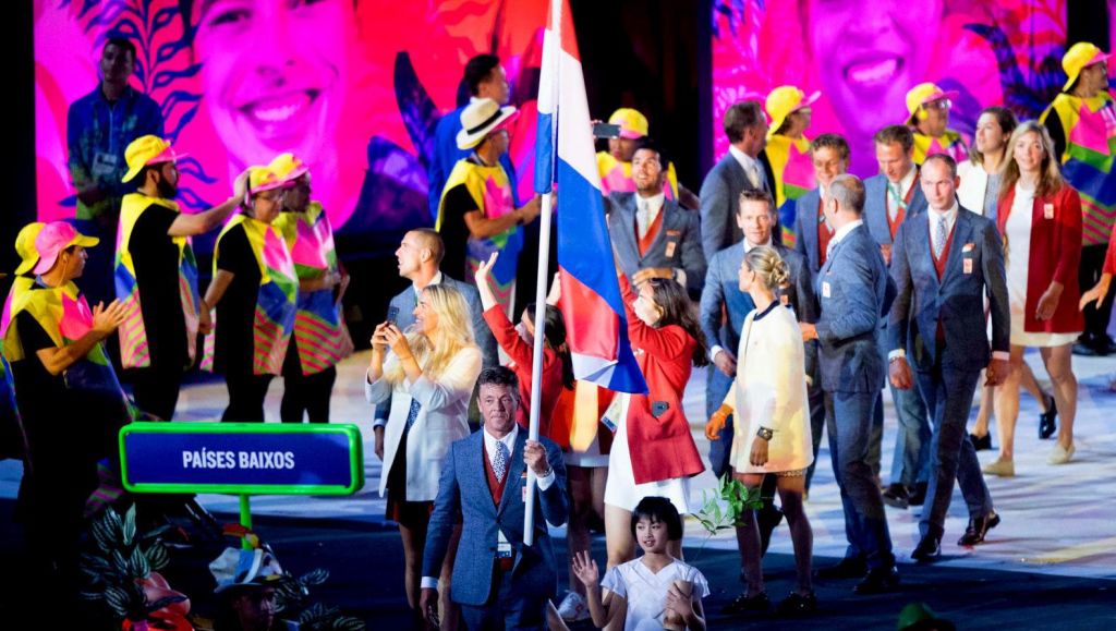 Oranje-ploeg als 143e land in vlaggenparade, na Oman en voor Palau