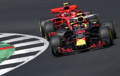 Horner schrikt van krankzinnig verschil in snelheid met Ferrari