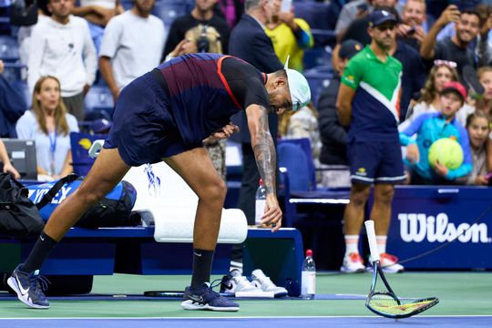Kapotgeslagen tennisrackets komen Nick Kyrgios duur te staan: US Open deelt hoogste boete ooit uit