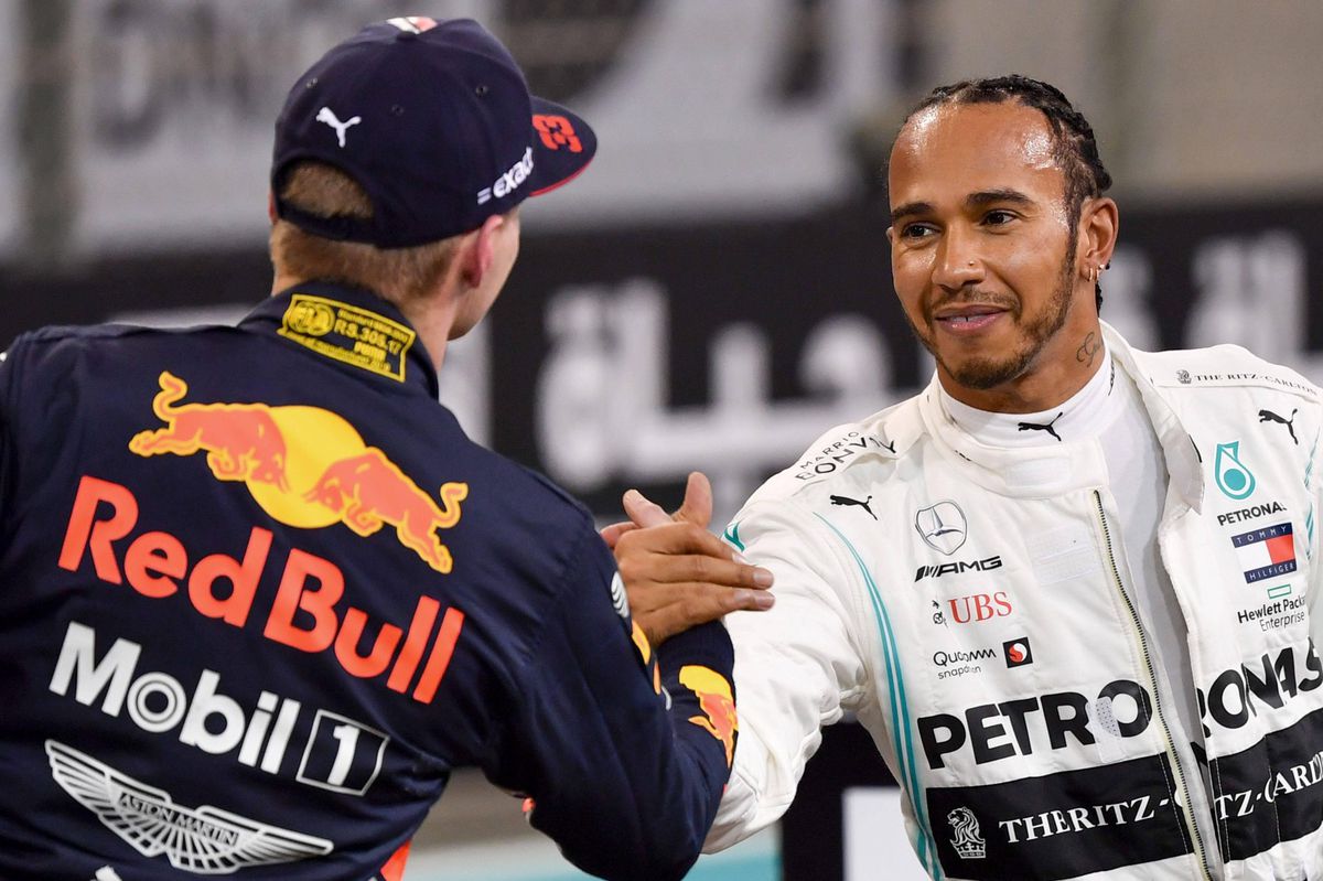 Hamilton noemt uitspraken Verstappen 'teken van zwakte'