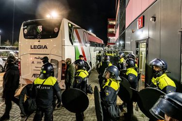 Poolse minister wil onderzoek naar rellen bij AZ - Legia: 'Dit was een systematische actie tegen Poolse burgers'
