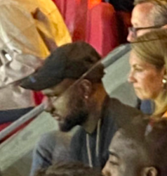 Jetro Willems in Johan Cruijff ArenA, geen sprake van transfer: 'Misschien gewoon fan?'