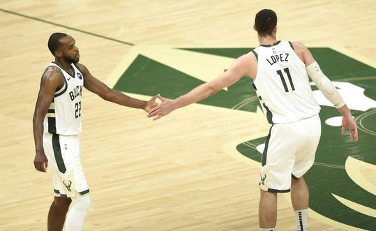 Brook Lopez staat op bij blessure Giannis Antetokounmpo: Bucks hebben nog 1 zege nodig