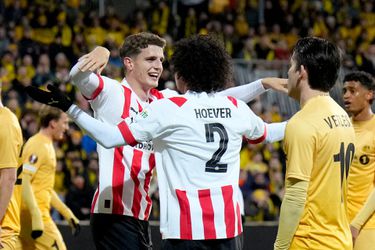 🎥 | Hoppa! Ki-Jana Hoever schiet PSV op voorsprong, maar Glimt-speler krijgt 'm op z'n naam