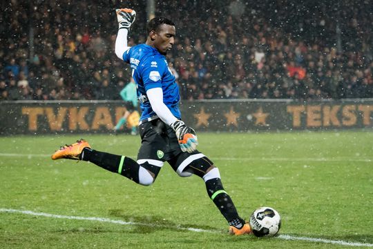 Gelegenheidskeeper Malone: 'Het was wel het verstandigste dat ik op doel ging'