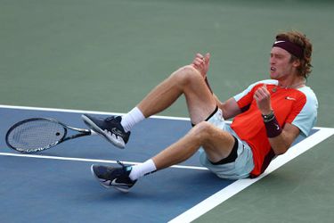 Andrey Rublev is Denis Shapovalov in bloedstollende vijfsetter de baas