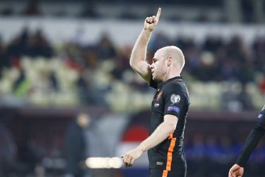 🎥 | Davy Klaassen doet het weer voor Oranje en maakt een heerlijke 1-0 tegen Letland