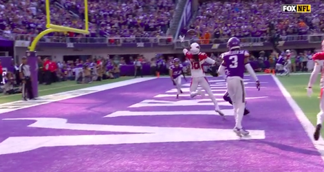 🎥 | DeAndre Hopkins scoort absurde eenhandige touchdown