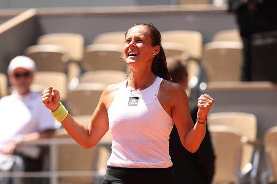 Daria Kasatkina wint Russische strijd en staat zonder setverlies in halve finale Roland Garros