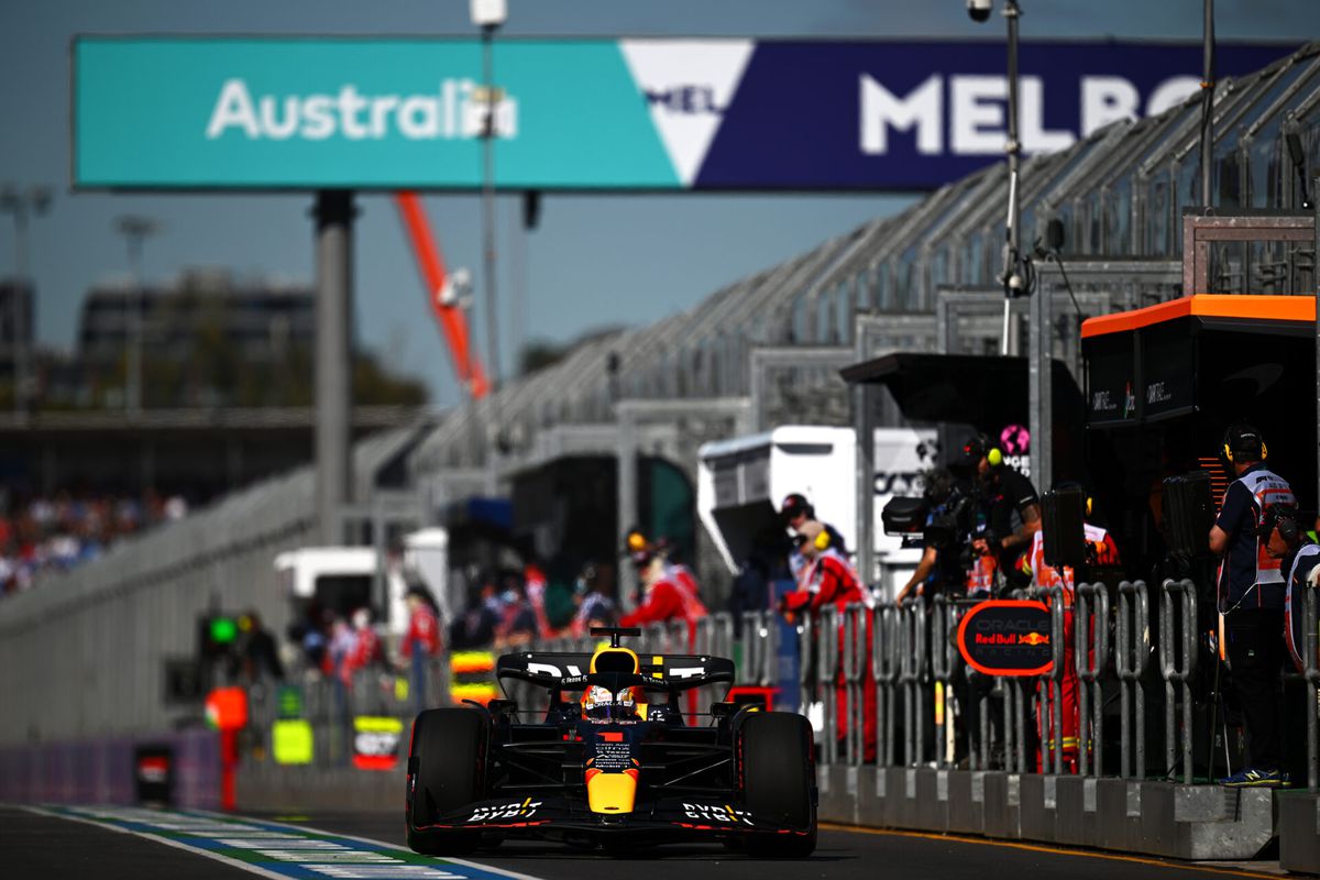 Max Verstappen begint weekend Australië met 4e tijd, Carlos Sainz klokt snelste ronde in VT1