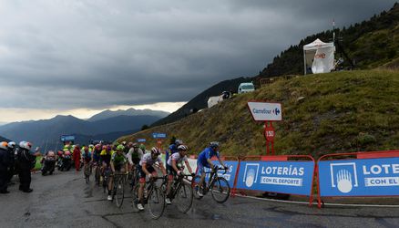 Op deze nieuwe beelden zie je de horror afdaling van de Vuelta afgelopen zondag