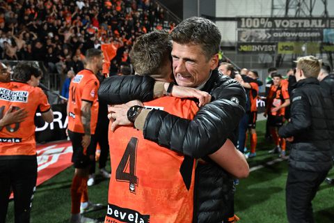 Volendam uitzinnig na promotie naar Eredivisie: 'Fantastisch, wat een hectisch slot!'