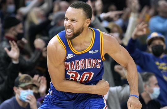 Stephen Curry martelt Memphis Grizzlies, San Antonio Spurs sloopt LA Lakers
