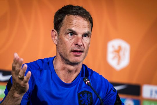 Bondscoach Frank de Boer legt uit waarom hij geen vervanger voor Donny van de Beek oproept