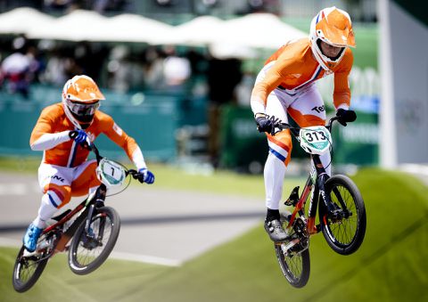 Niek Kimmann enig lichtpuntje op zwarte olympische dag voor BMX'ers