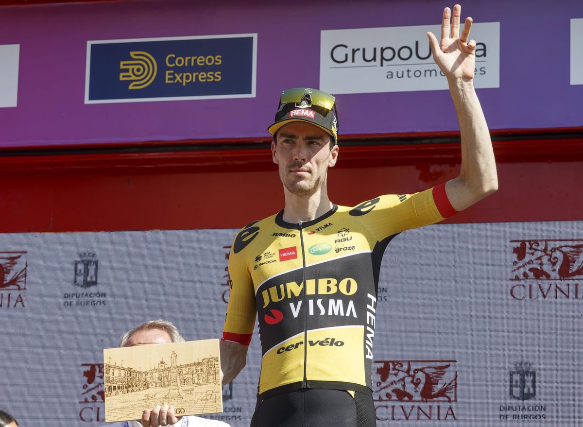Niet fietsen maar feesten: Timo Roosen verlaat Ronde van Burgos vanwege bruiloft Mike Teunissen