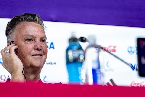 Louis van Gaal over keus voor Noppert: 'Hij houdt normaliter de ballen tegen'