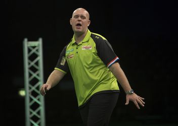 Van Gerwen laat Bunting zien wie de baas is en bereikt kwartfinale EDT