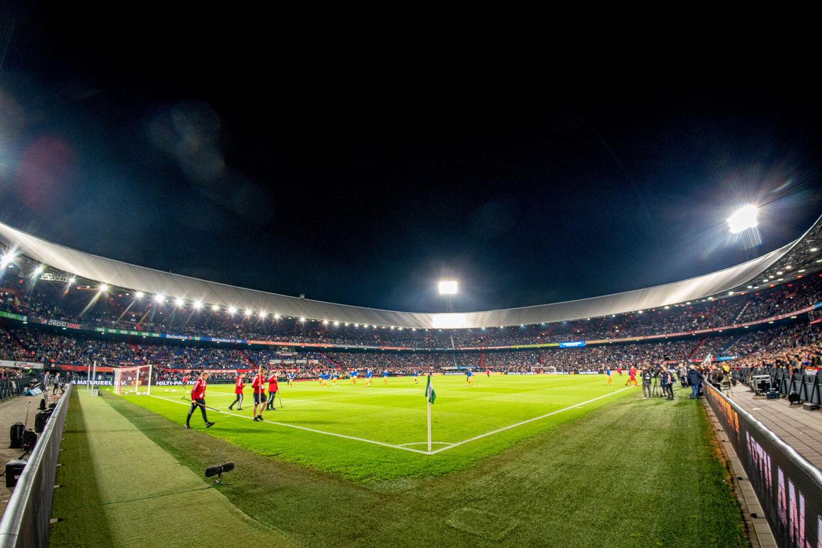 Feyenoord legt project van nieuwe stadion stil, gemeenteraad helemaal niet blij