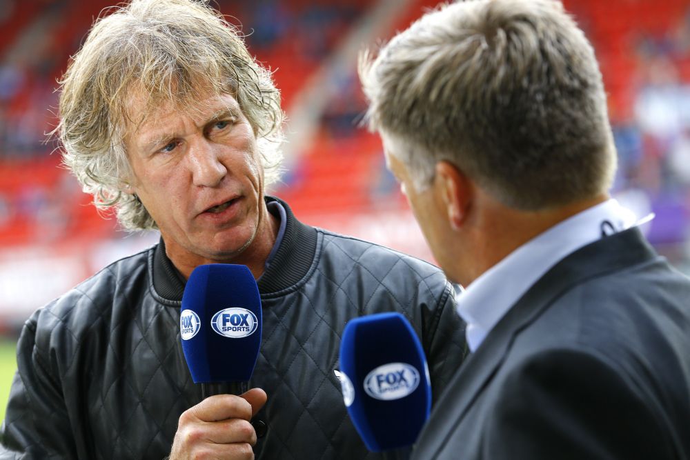 Verbeek en Van Halst dit seizoen niet meer in voetbalpraatprogramma's te bewonderen