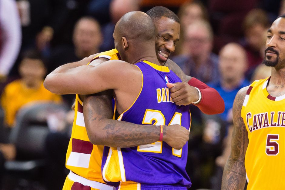 LeBron reageert gebroken op dood Bryant: 'Ik ben er niet klaar voor'