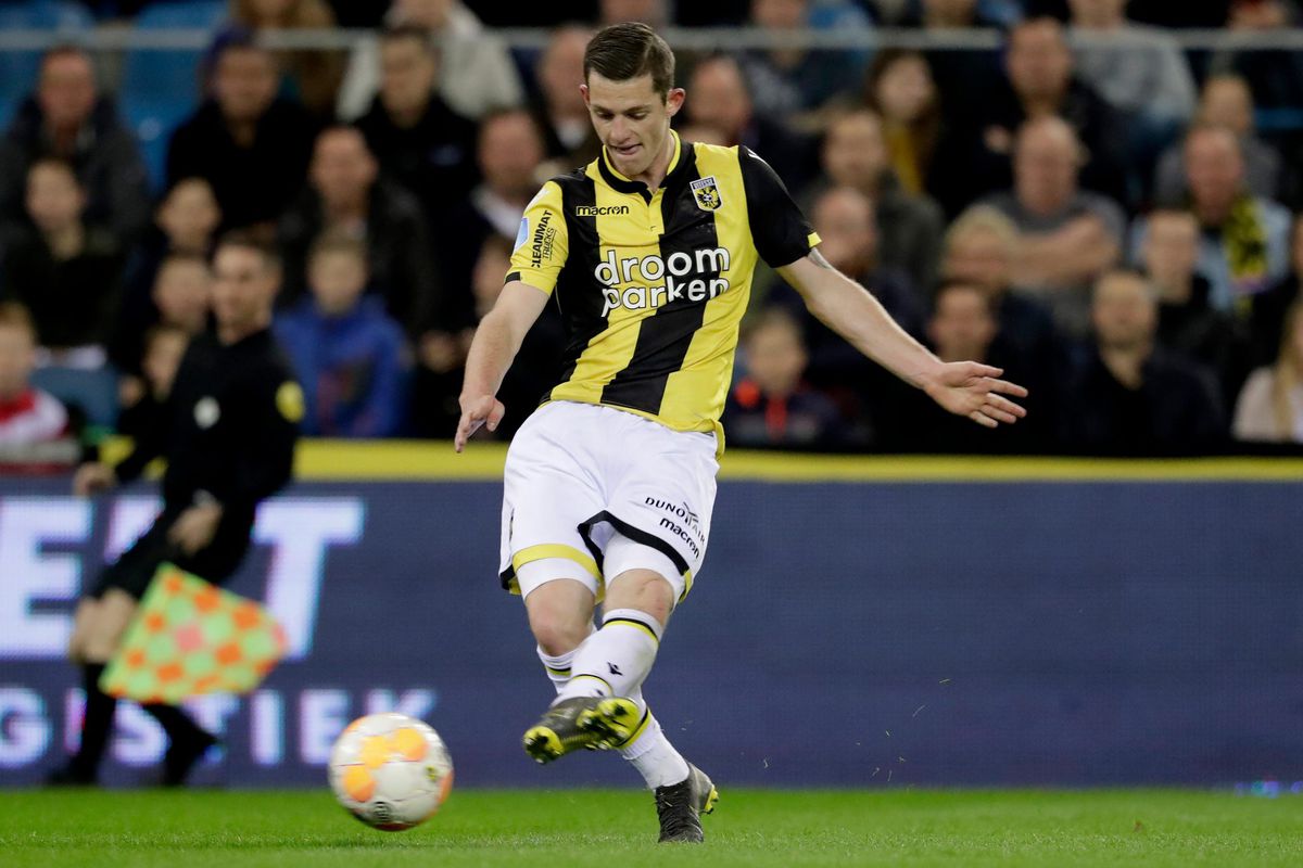 Vitesse's goudhaantje Buitink doet het weer en bezorgt Arhemmers punt tegen AZ