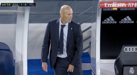 🎥 🍆 | Zinedine Zidane legt 'm effe goed na de 1-0 van Vinicius 😂