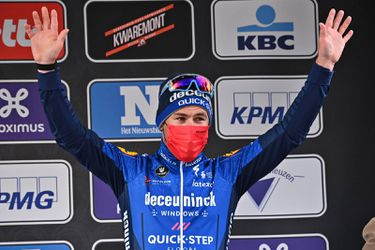 🎥 | Mark Cavendish is leiderstrui kwijt na koninginnenrit van Ronde van Turkije