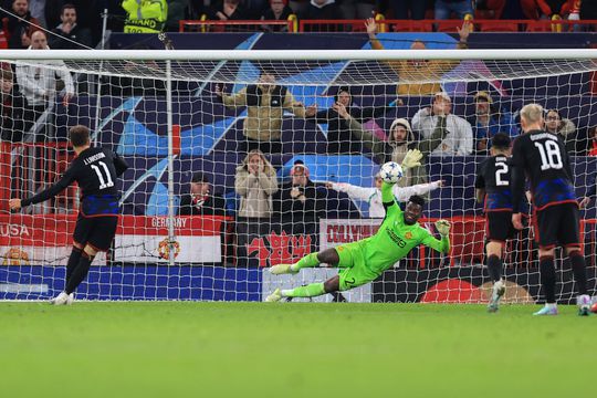 🎥🔥 | André Onana pakt penalty in absolute slotseconden: winst voor Manchester United