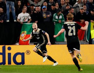 Goal van Donny van de Beek betekent evenaring clubrecord voor Europese goals Ajax