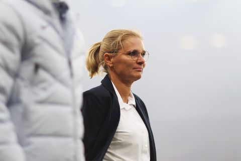 Engeland-bondscoach Wiegman maakt zich niet gek: 'Coach van Noorwegen kent het proces niet'