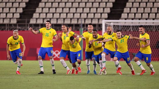 Ajax moet Antony nog langer missen, Brazilië na penalty's naar finale Spelen