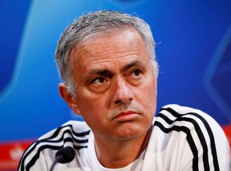 Geïrriteerde Mourinho stopt al na 212 seconden met persconferentie