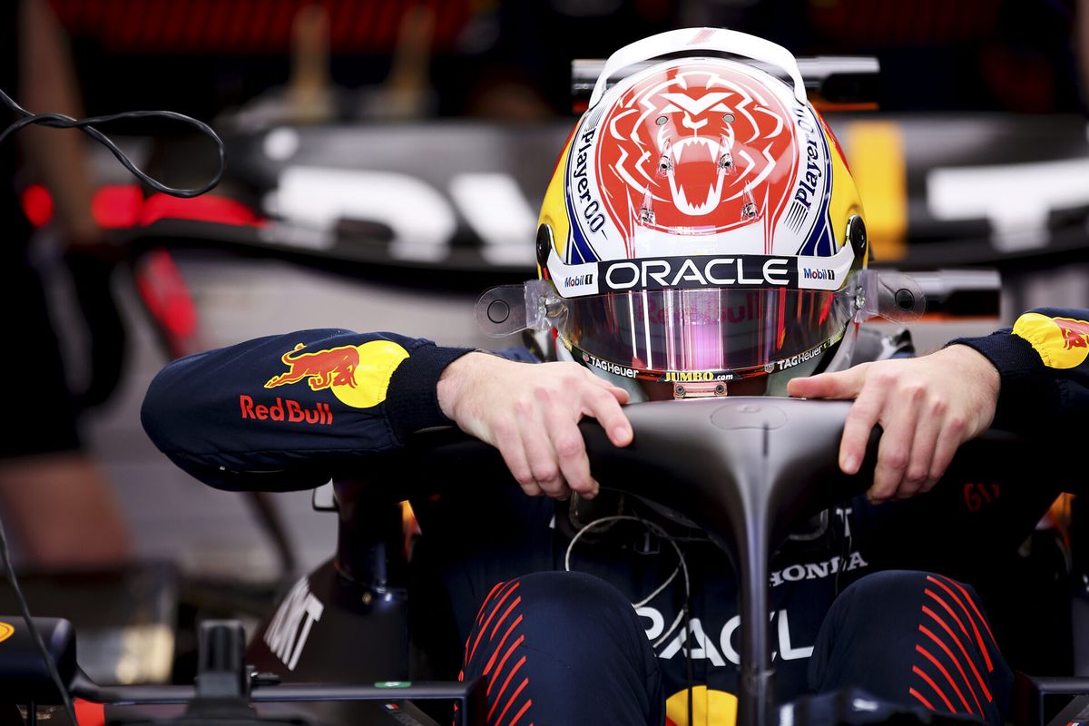 Vrijdag in Saudi-Arabië: Verstappen veruit de snelste, Alonso zit er weer bij en moeite bij De Vries