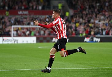 🎥 | Sergi Canos maakt allereerste Premier League-goal ooit voor Brentford