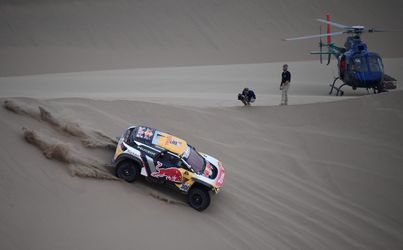 'Monsieur Dakar' Peterhansel grijpt de leiding, Ten Brinke als 7e binnen