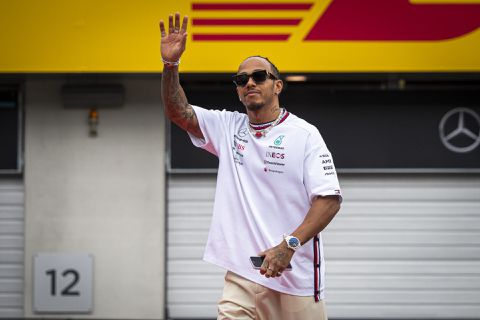 Lewis Hamilton en Mercedes liggen nog steeds overhoop in de onderhandelingen
