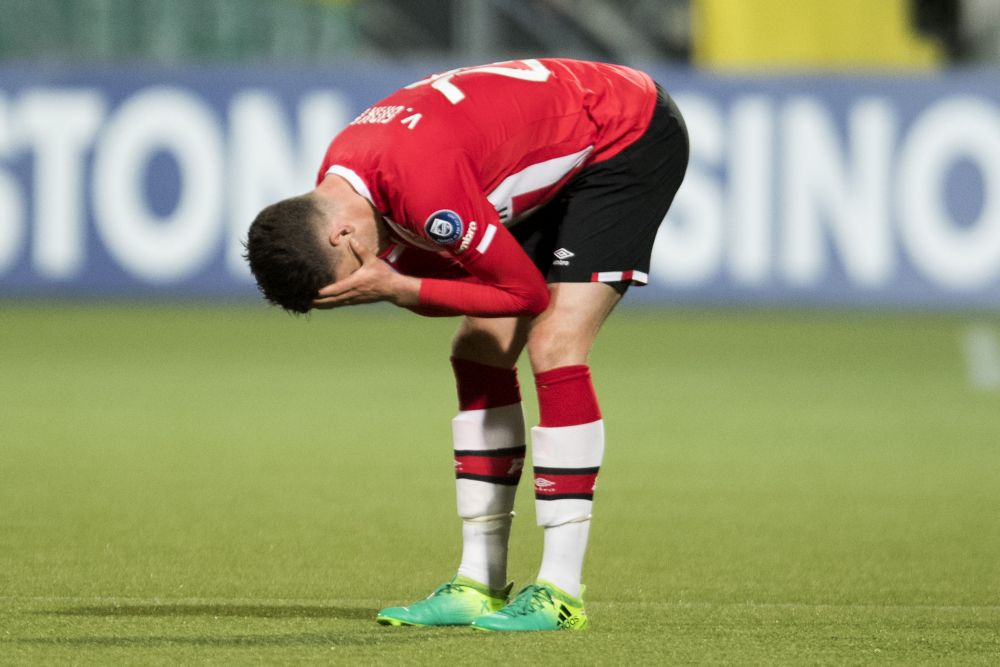 PSV-supporters boos na gelijkspel bij ADO: 'Schaam je kapot!' (video)