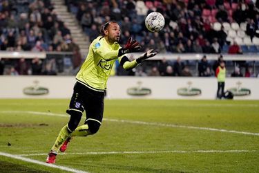 Keeper Warner Hahn wil nog steeds naar het buitenland, maar traint voorlopig mee bij PEC Zwolle